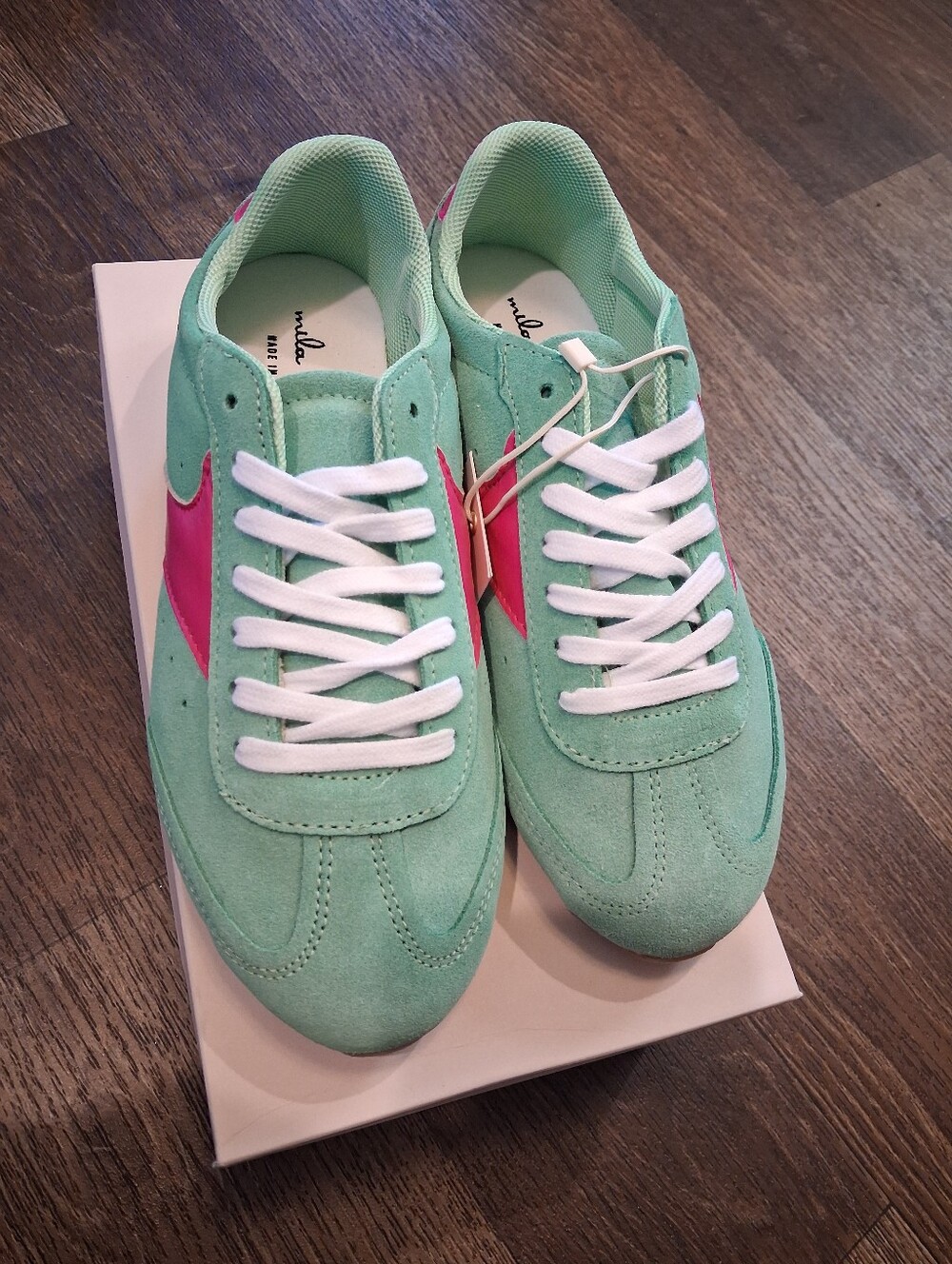 Mila Paoli Made In Italy Mint Suede Sneakers with Pink Accent Sz 38 Usa 7 New